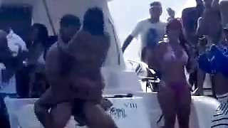 LOCURA EN PLAYA LOS JUANES EN VENEZUELA 2013